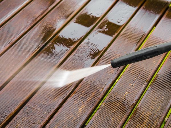 Cost of Deck Pressure Washing in Eagle
