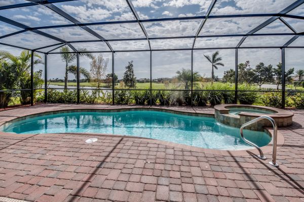 Cost of Pool Enclosure Cleaning in Eagle