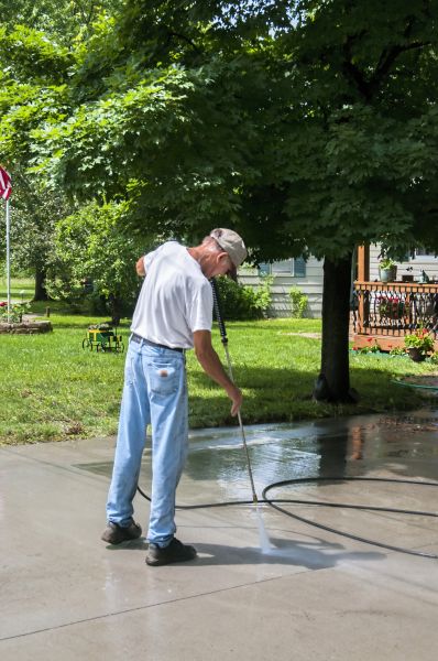 Cost of Driveway Concrete Cleaning in Eagle