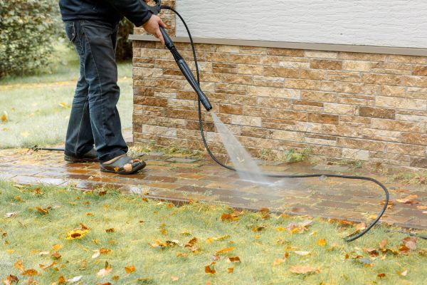 Cost of Residential Powerwashing in Eagle